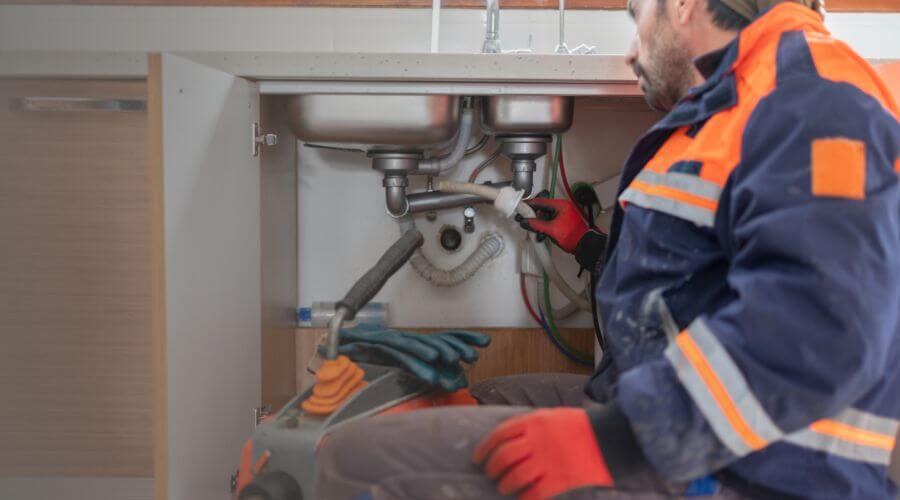 Expert burst pipe repair services in Redfield, IA